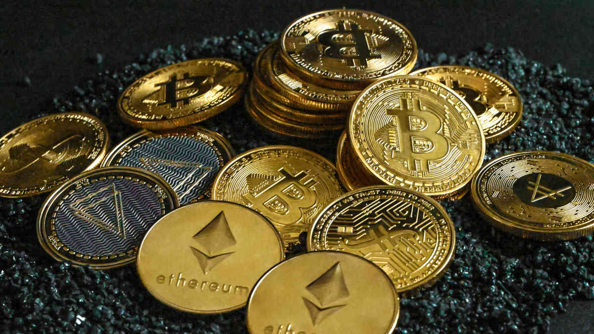 live poker crypto payments