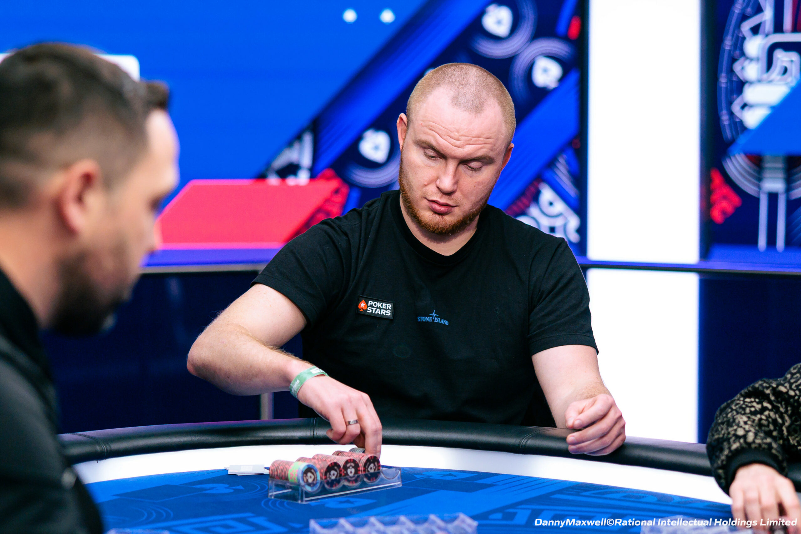 Ukraine's Nazar Buhaiov Leads Final 16 in EPT Paris Main Event