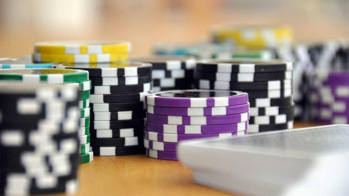 winning at free poker casinos